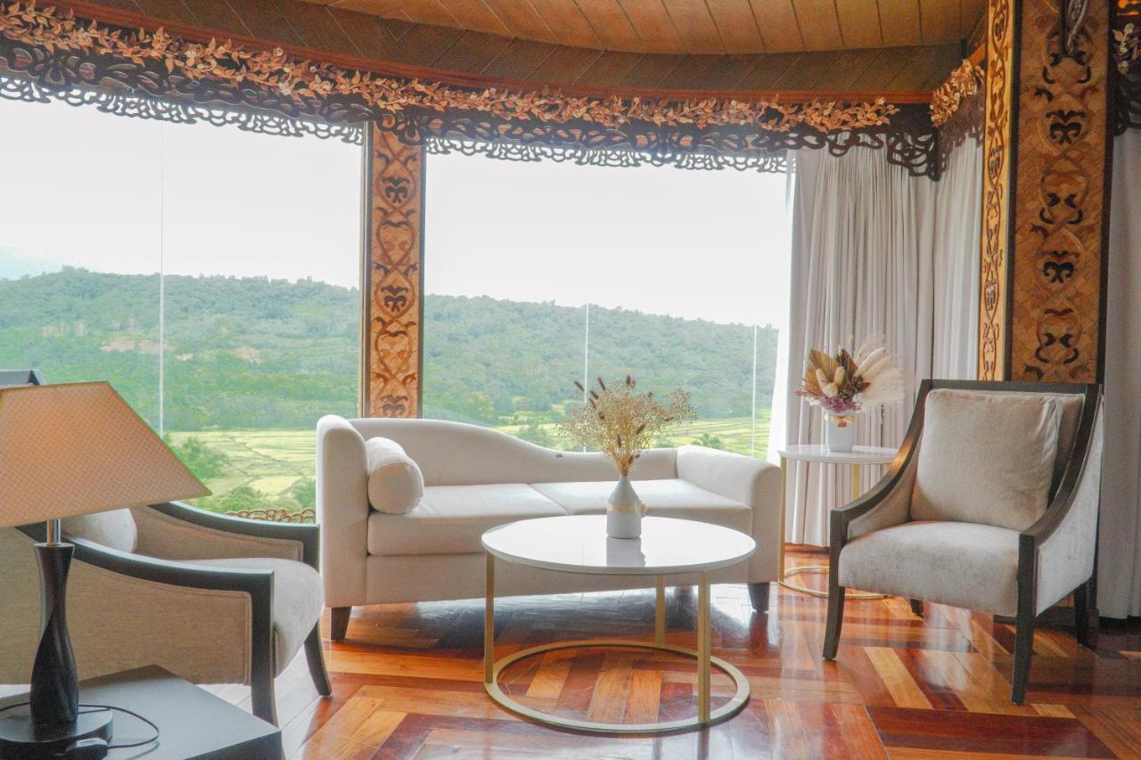 Rancho Bernardo Luxury Villas And Resort Bagac Экстерьер фото